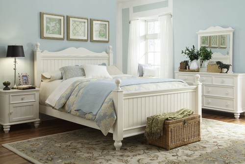 Cottage Bedroom | Sherwin Williams Tradewind paint color | https://www.seasyourday.com/sherwin-williams-tradewind-paint-bedroom-color-makeover
